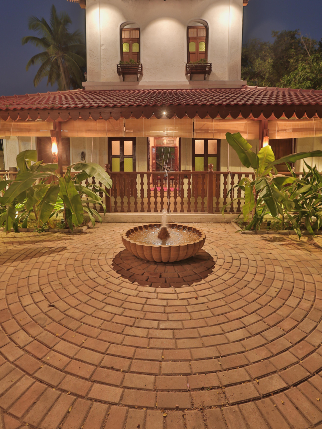Colour Blended Maple Brick Paving Blocks at a Farmhouse