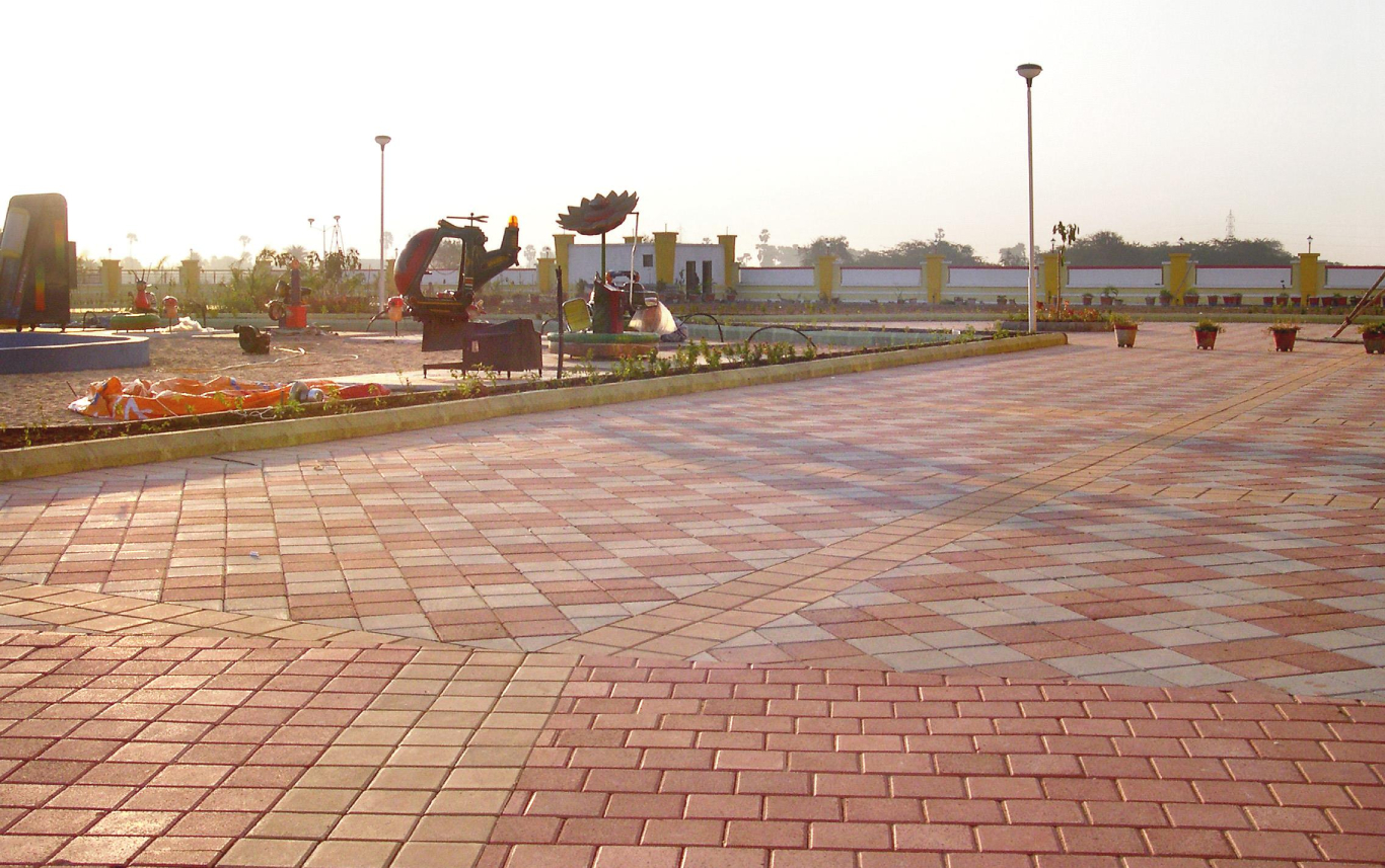 Square 200x200mm Paving at City Plus, Surat