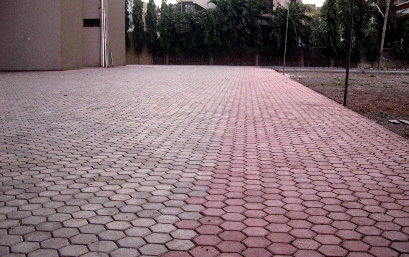 Trihex Grooves by VYARA for Driveways