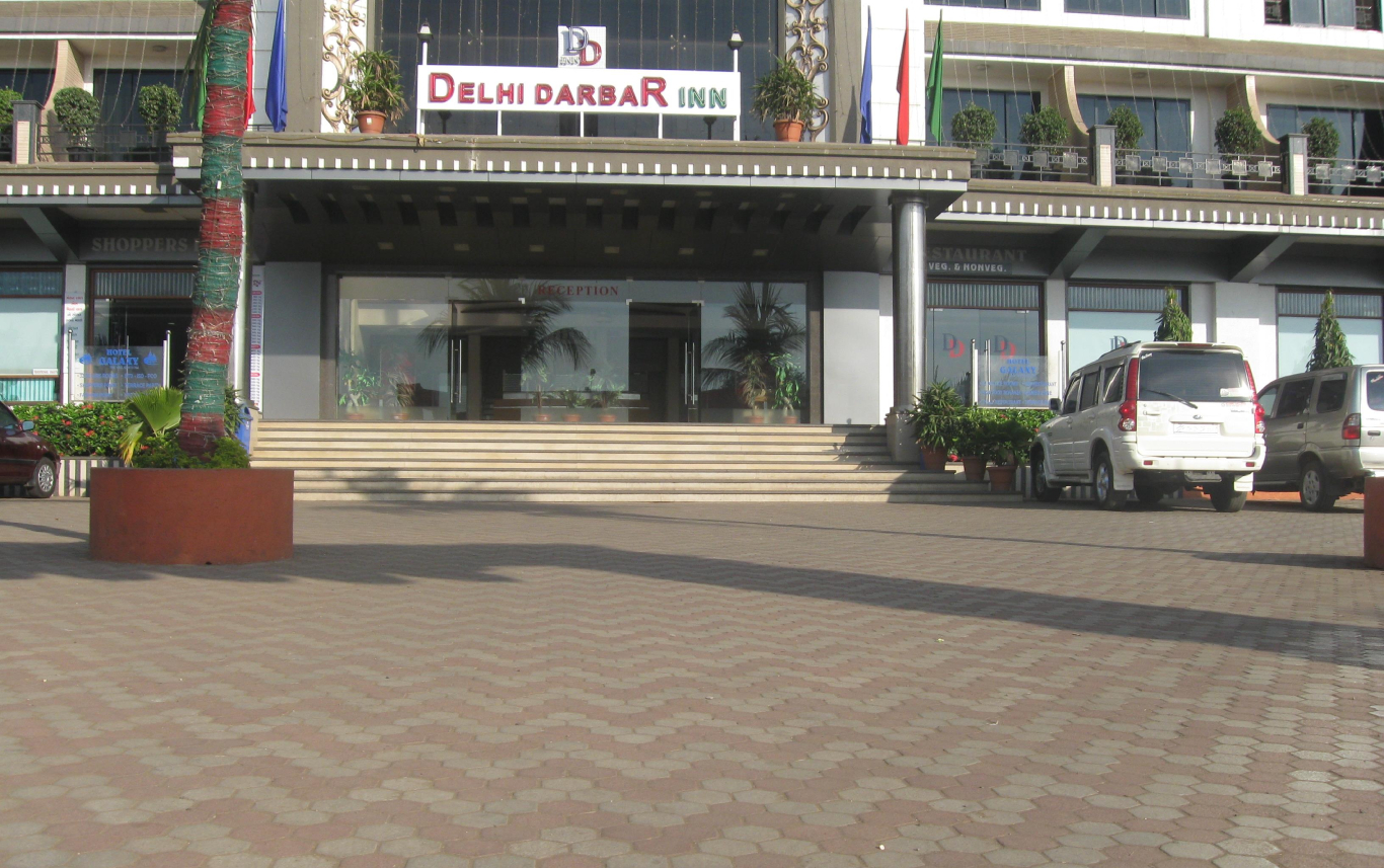 Trihex Grooves by VYARA for Driveways